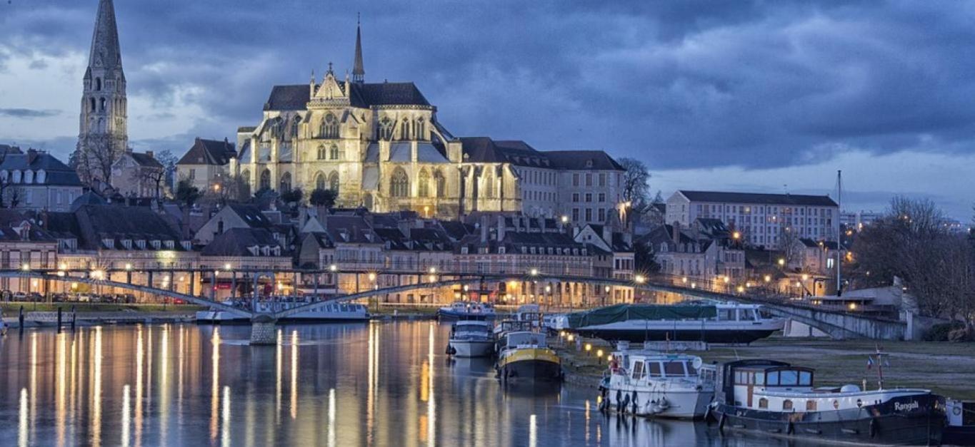 Meuble De Tourisme La Maison D'Orgy Chevannes  Екстериор снимка